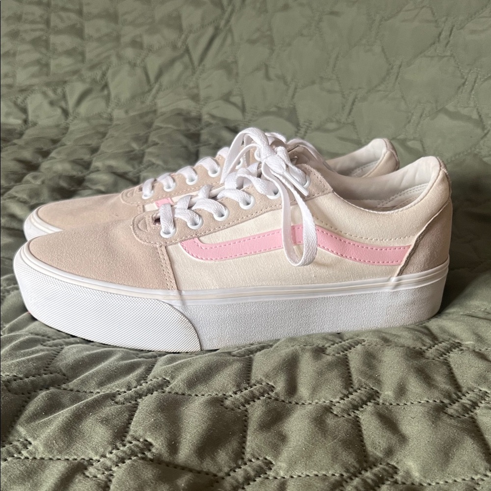 Vans Women's Cream and Pink Sneakers